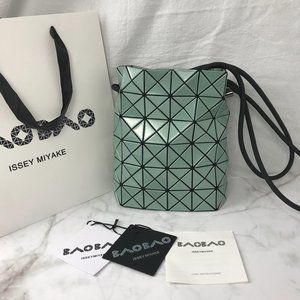 BAO BAO ISSEY MIYAKE  WRING  Green  shoulder bag